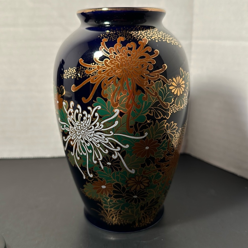 RARE FIND-Beautiful Cobalt Blue Japanese Vase